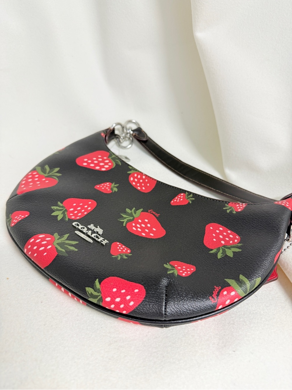coach Payton Hobo With Wild Strawberry Print CH330 - Picture 3 of 10